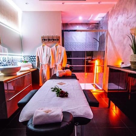 Loft Privatif Avec Jacuzzi Et Sauna サン・ディジエ エクステリア 写真